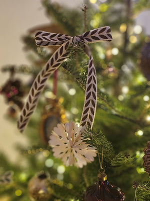 Embroidered Laurel Leaf Ribbon