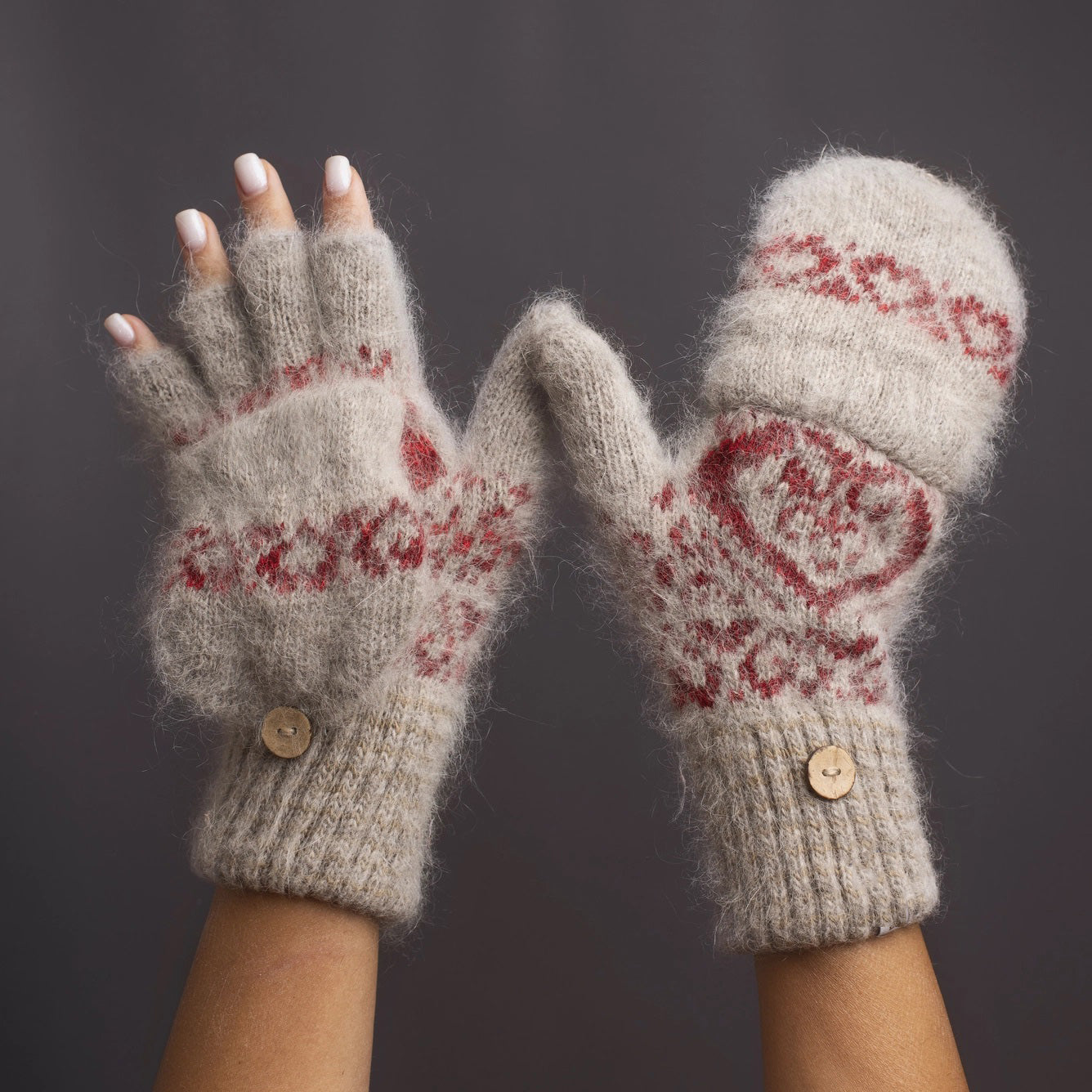 Our Heartwarming Mittens offer luxurious warmth with a vintage vibe. Hand-knit with goat wool, which offer amazing proprieties such as moisture-wicking, order resistance, highly breathable, and ultra-warmth. They feature a flap so fingertips can be exposed when needed.