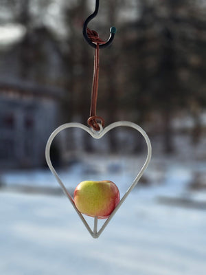 Heart-shaped Apple Bird Feeder, Bird Feeder, Apples for Birds, Valentine's Day Gift