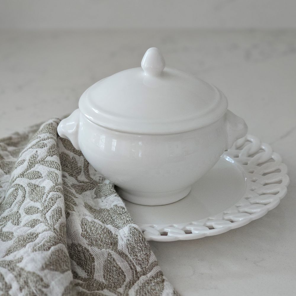 Round White Soup Bowl with Lid