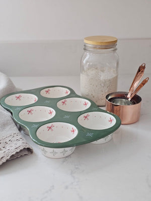 Stoneware Muffin Pan with Cottage Style