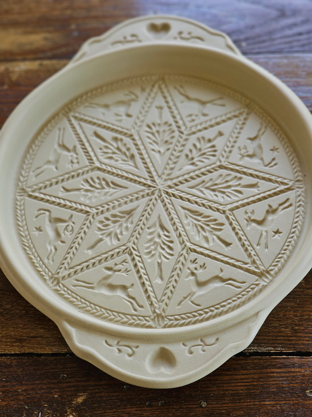 Sort Bread Disign Stoneware Shortbread Pan - Farmhouse Wares