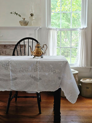 Vintage Style White Linen Cutwork Lace and Embroidery Tablecloth