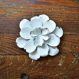 White Metal Flower Magnet