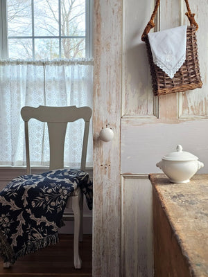 Round White Soup Bowl with Lid