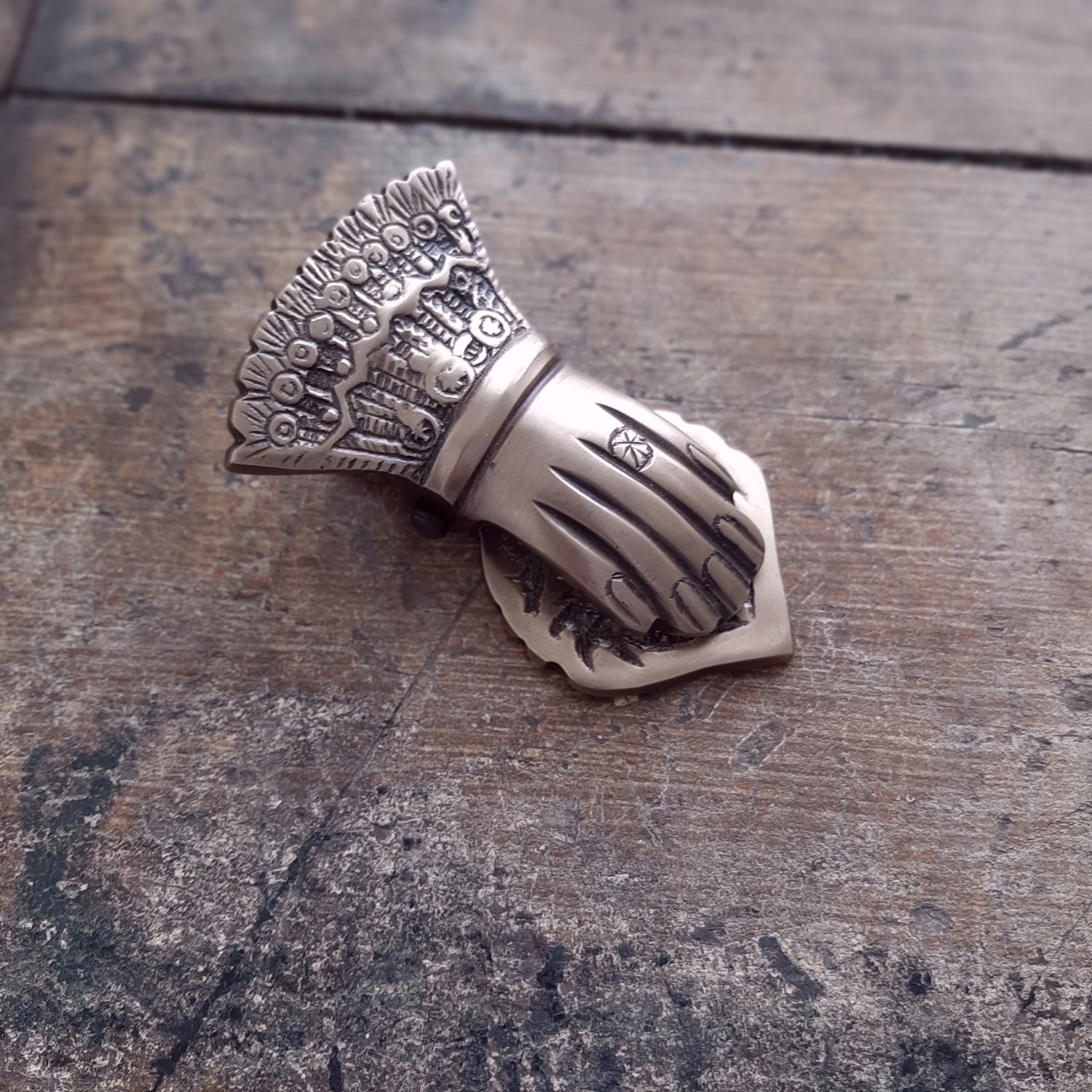 Our vintage style Brass Hand Clip lends a helping hand in any room. perfect for keeping papers organized in a home office or use it to display a favorite postcard or picture. 2"L x 4"H. Shown with our Vintage Bird Art Print. Each sold separately.