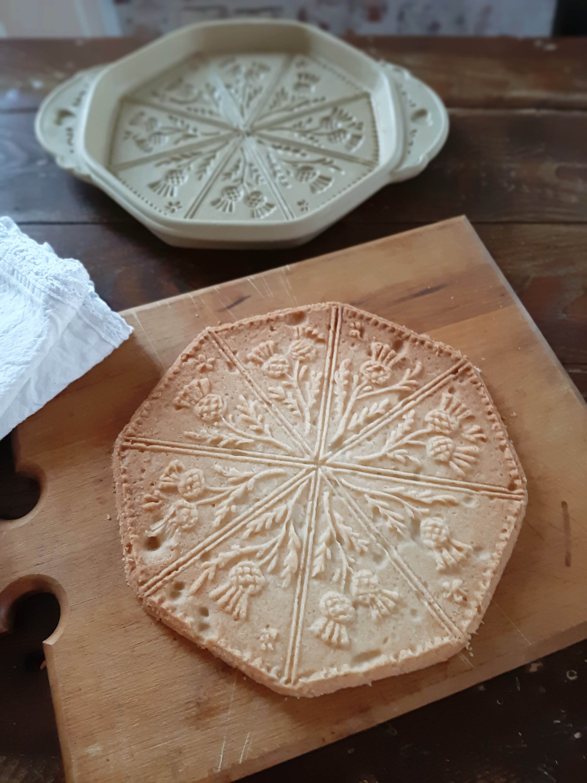 Stoneware Shortbread Pan - Farmhouse Wares