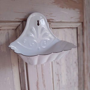 Perfect for small farmhouse bathrooms that lack counter space, our White Enamel Wall Mounted Soap Dish is inspired by flea market finds. It also makes a great sponge holder to keep by the kitchen sink. 